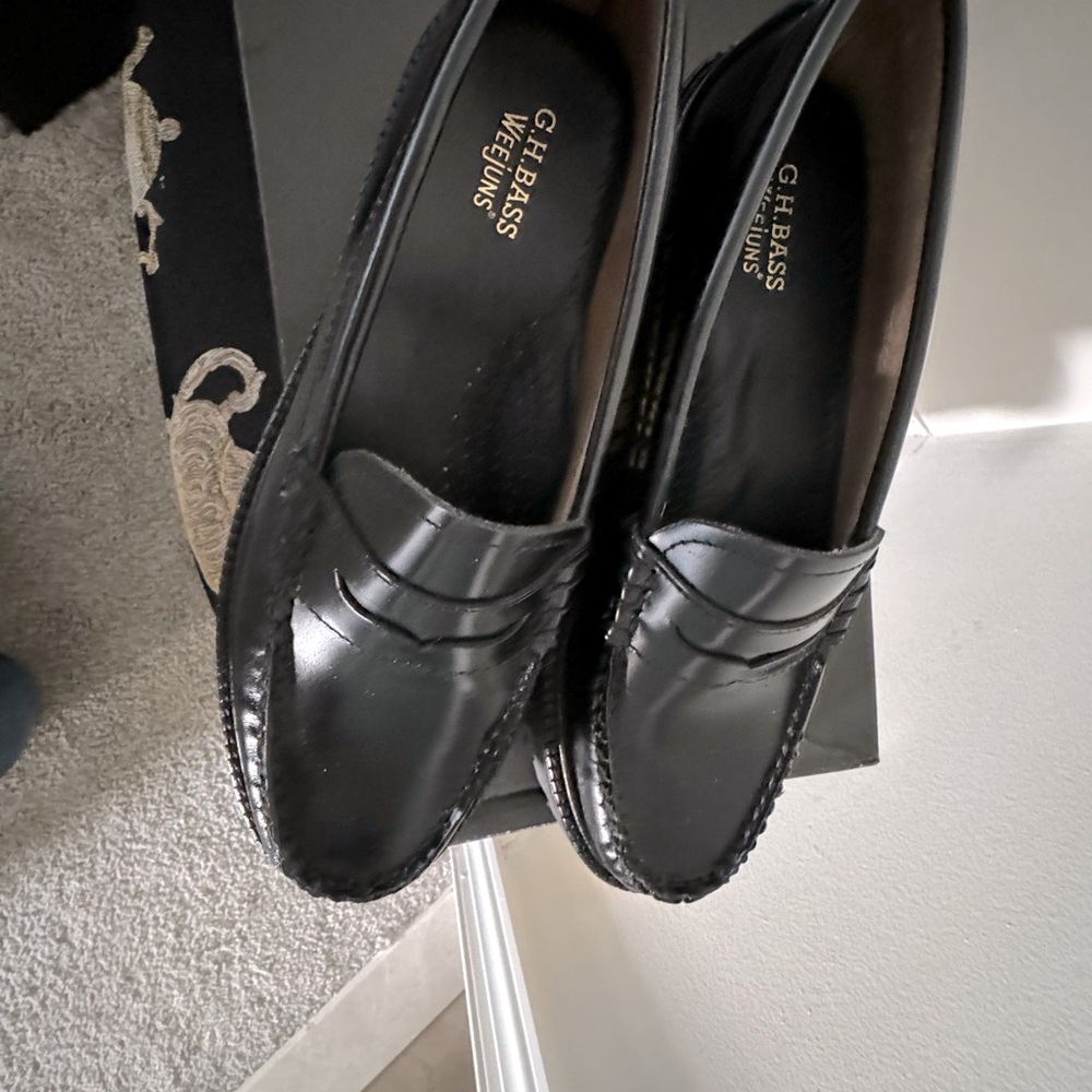 Bass Weejun Lug Sole penny loafer-black Only worn once.  Excellent condition